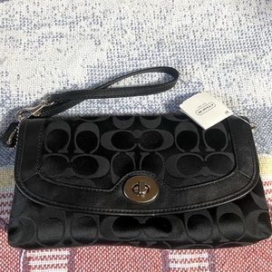 NWT Coach Campbell Signature Metallic Wristlet